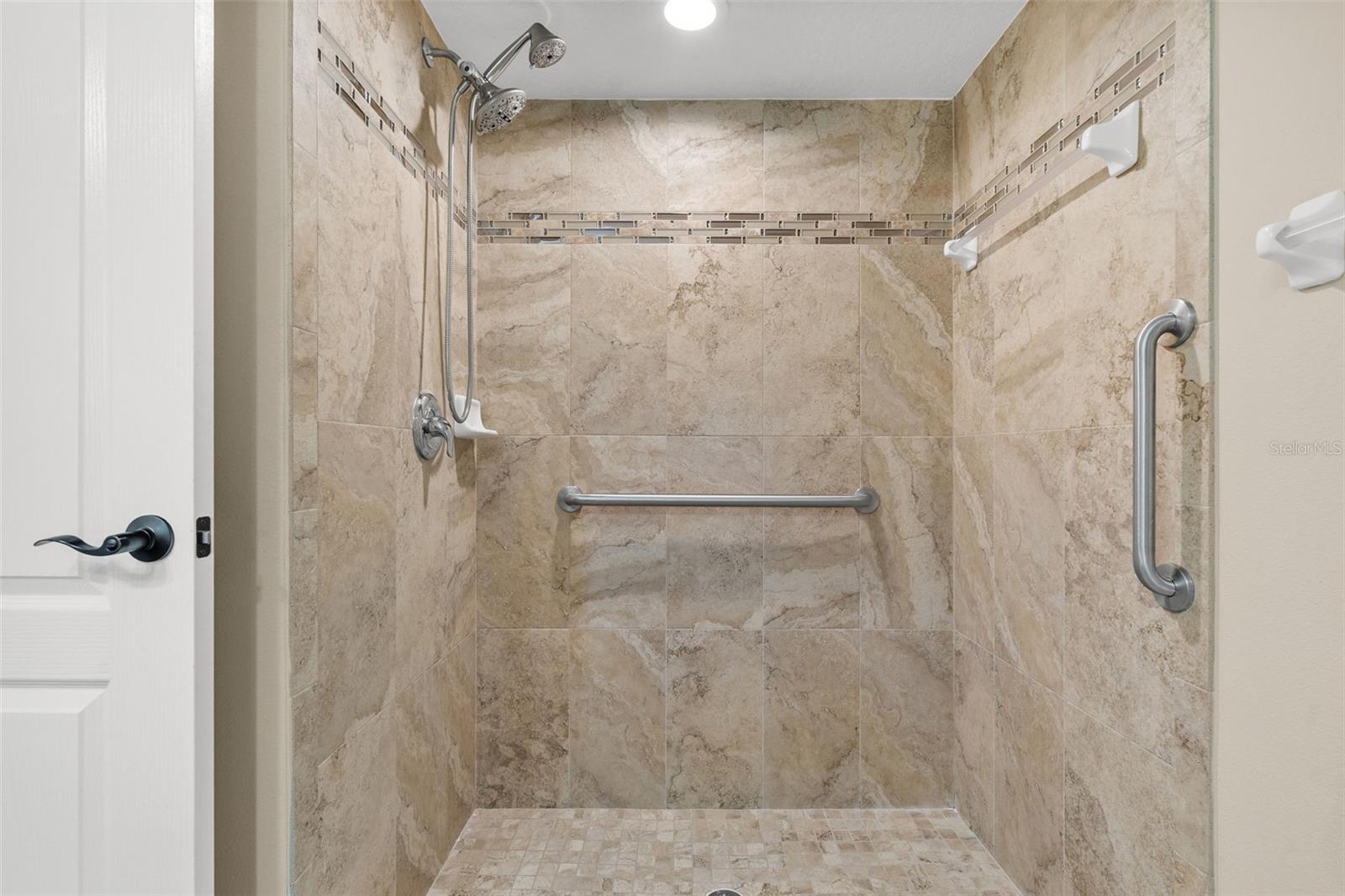 Listing photo id 20 for 5346 Pierpoint Avenue