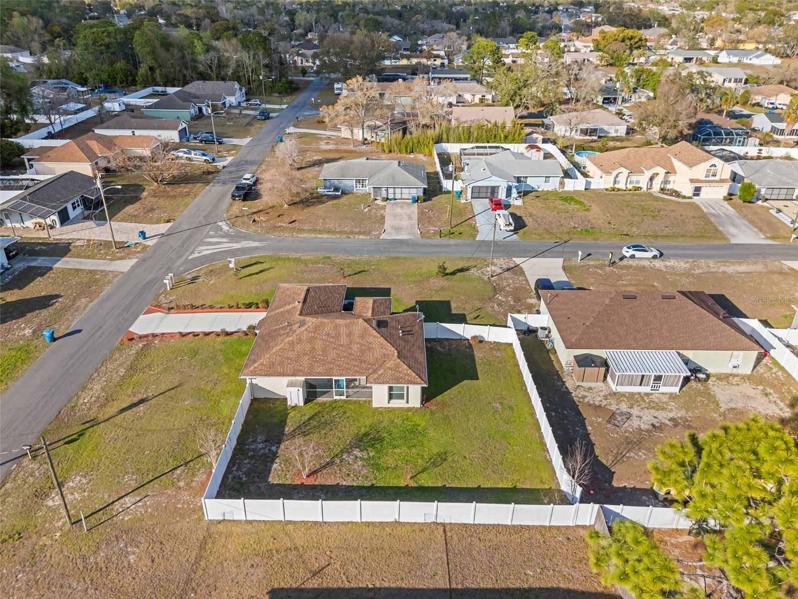 Listing photo id 34 for 5346 Pierpoint Avenue