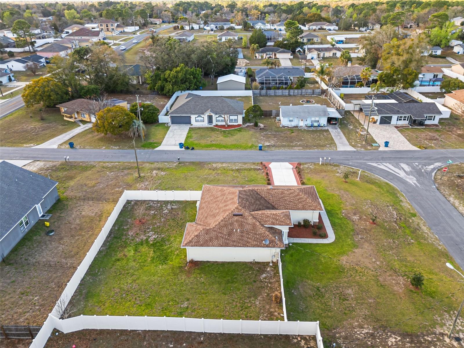 Listing photo id 37 for 5346 Pierpoint Avenue