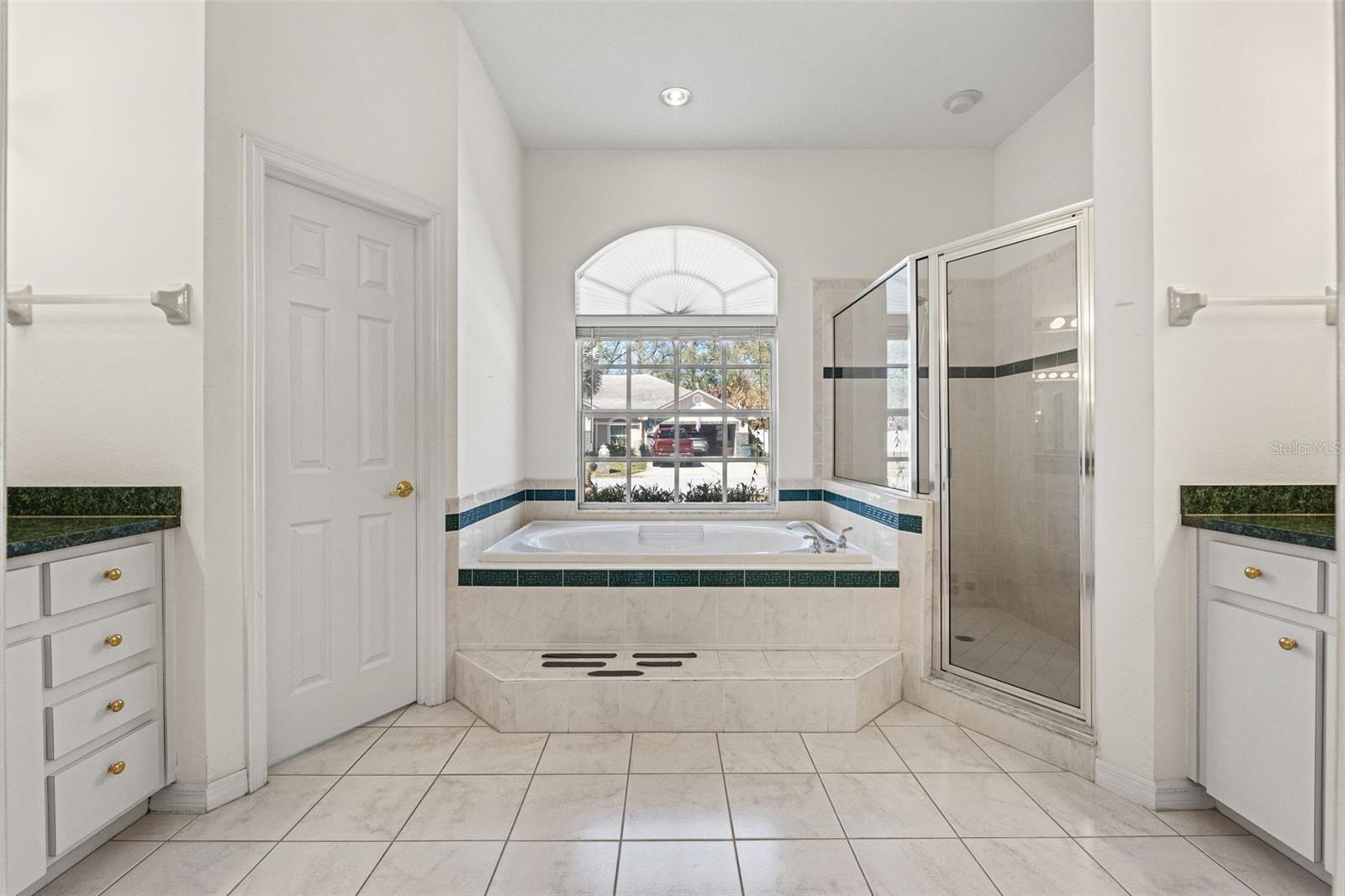 Image 14 of 53 For 4730 Mahogany Court