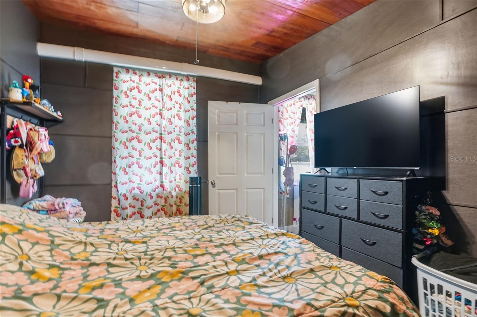 Image 11 of 18 For 320 Otis Avenue