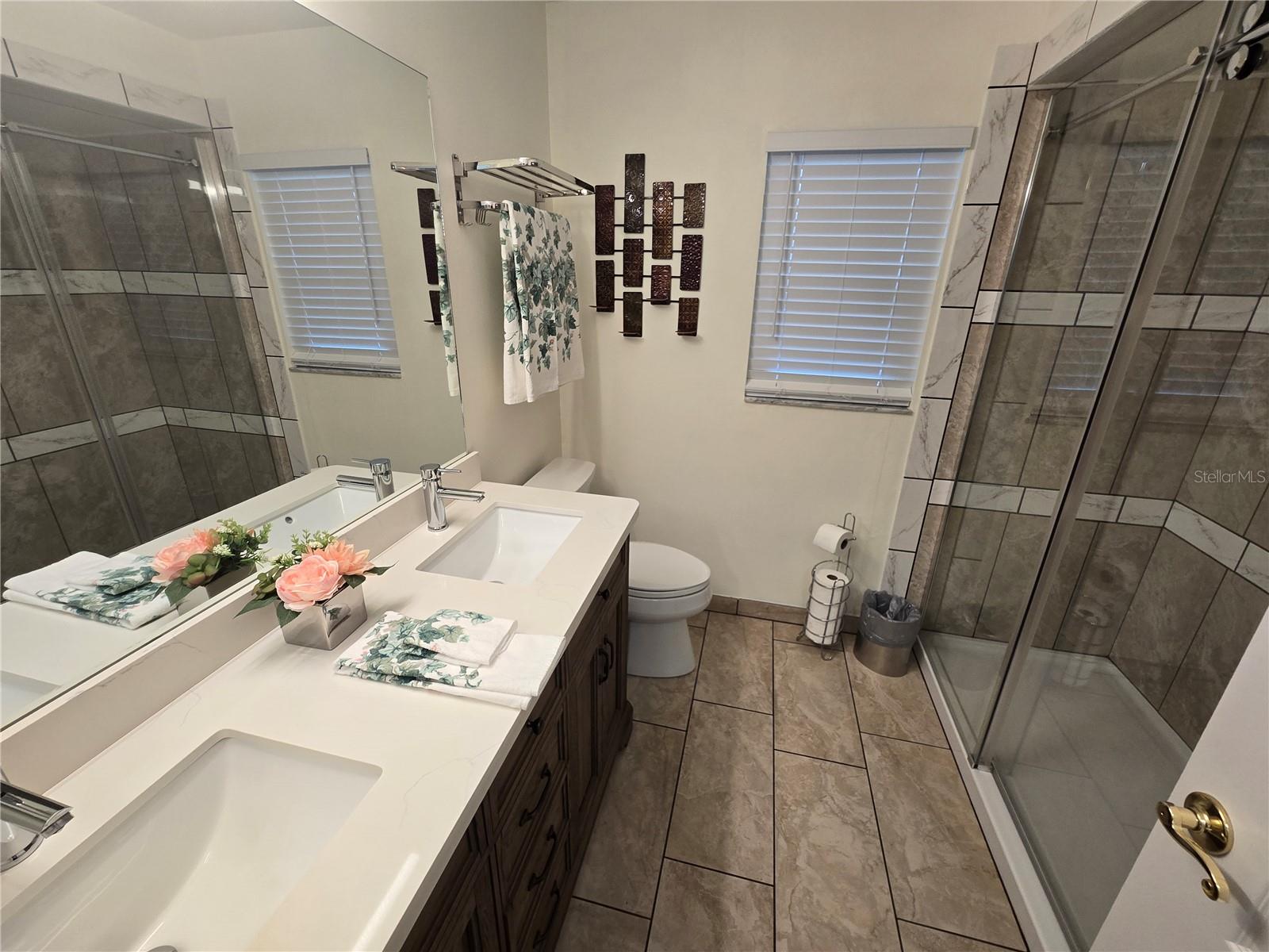 Image 14 of 25 For 12214 Legend Street