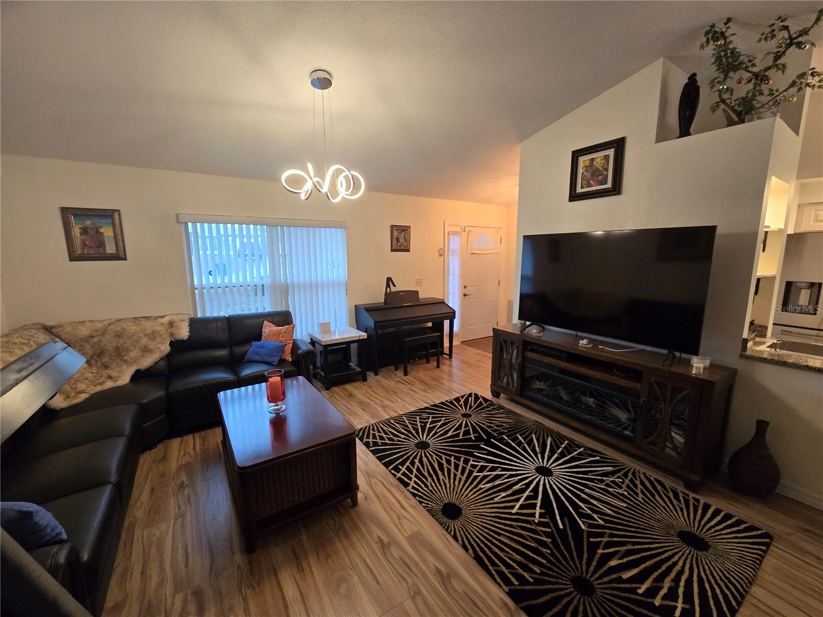 Image 5 of 25 For 12214 Legend Street