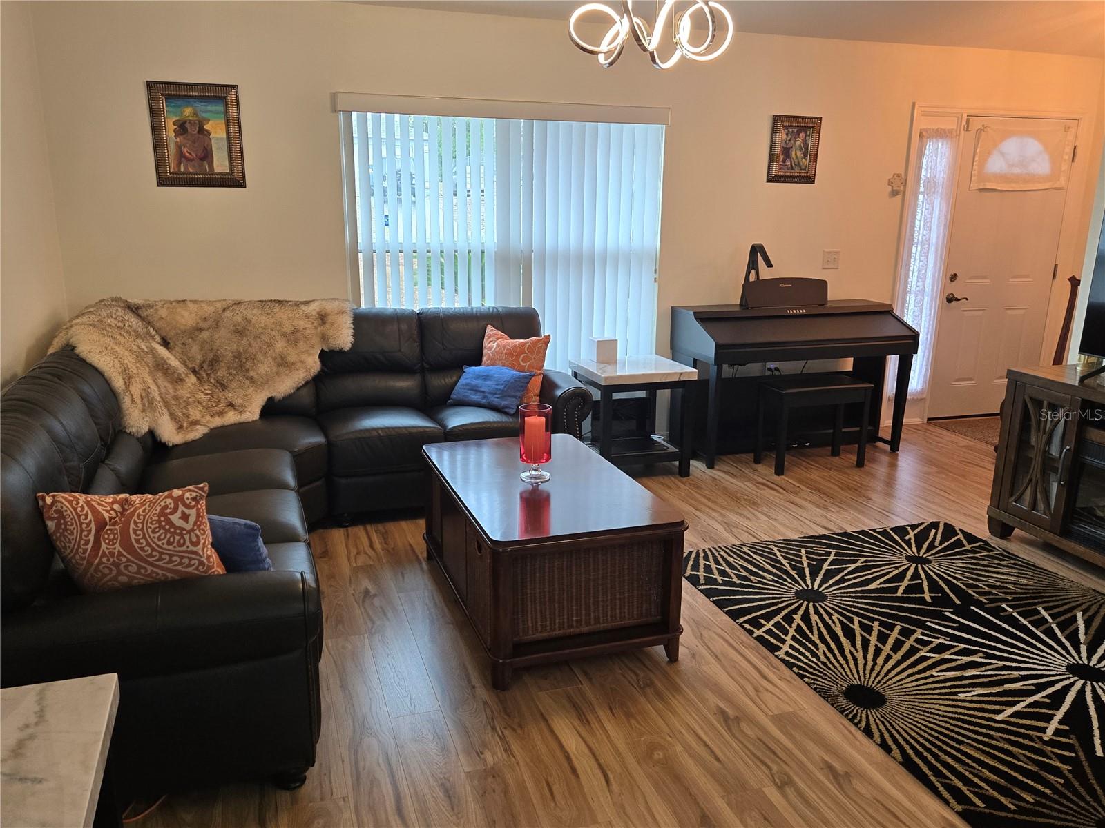 Image 6 of 25 For 12214 Legend Street