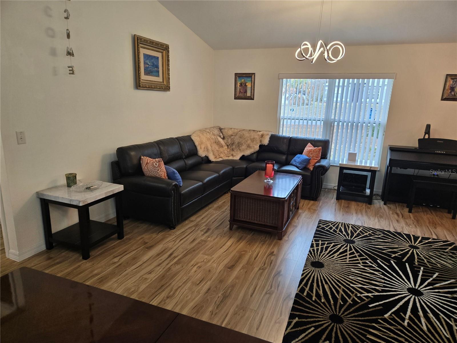 Image 7 of 25 For 12214 Legend Street