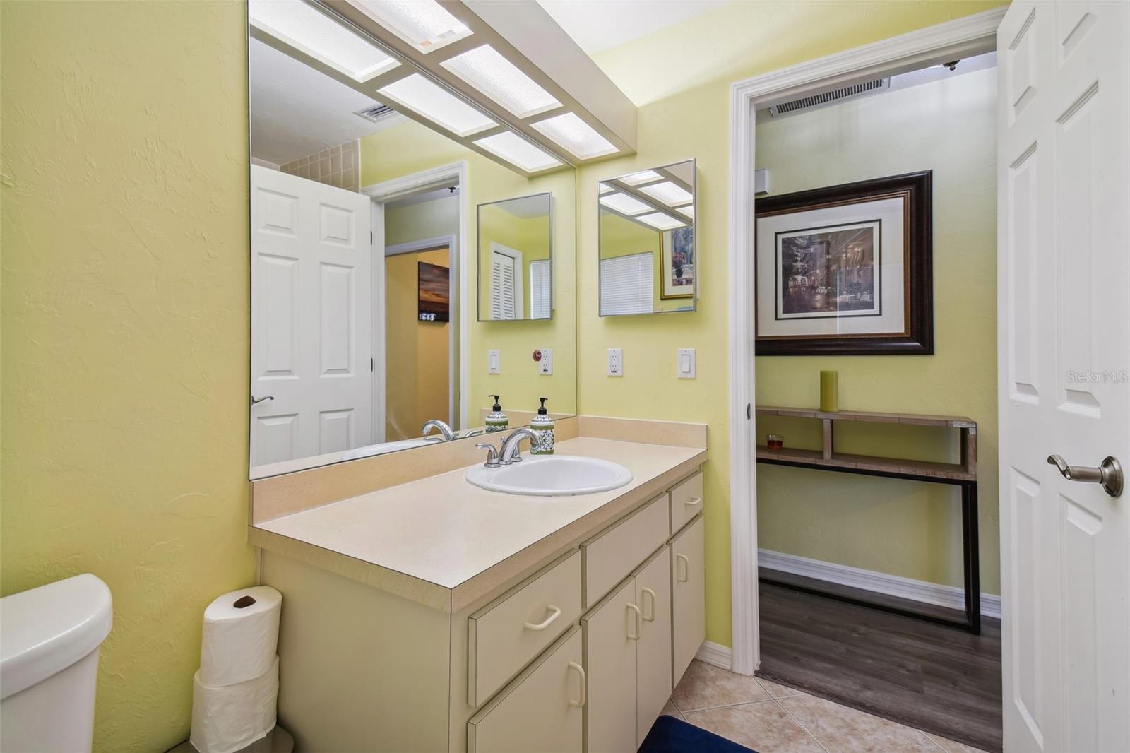 Image 23 of 54 For 12728 Flamingo Parkway