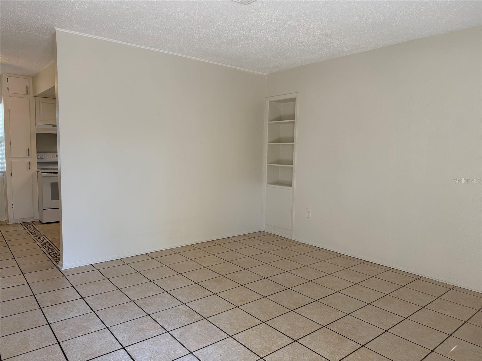 Image 3 of 15 For 817 Margo Street