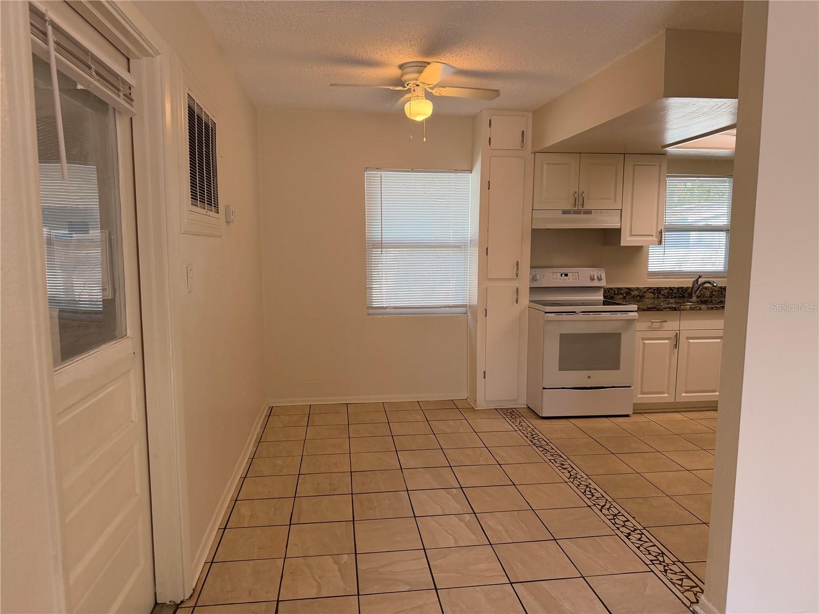 Image 4 of 15 For 817 Margo Street