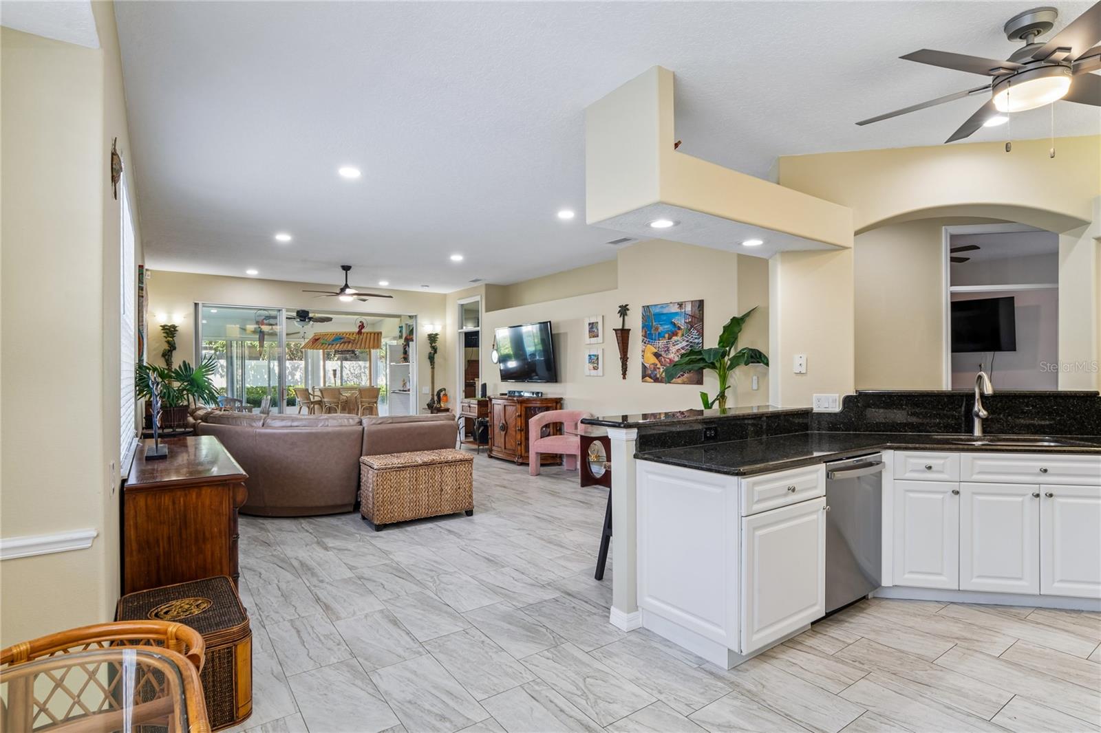 Image 19 of 73 For 14465 Middle Fairway Drive