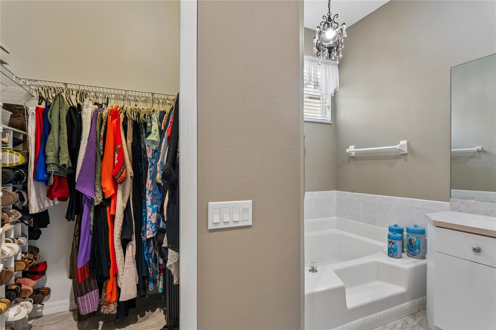 Image 27 of 73 For 14465 Middle Fairway Drive