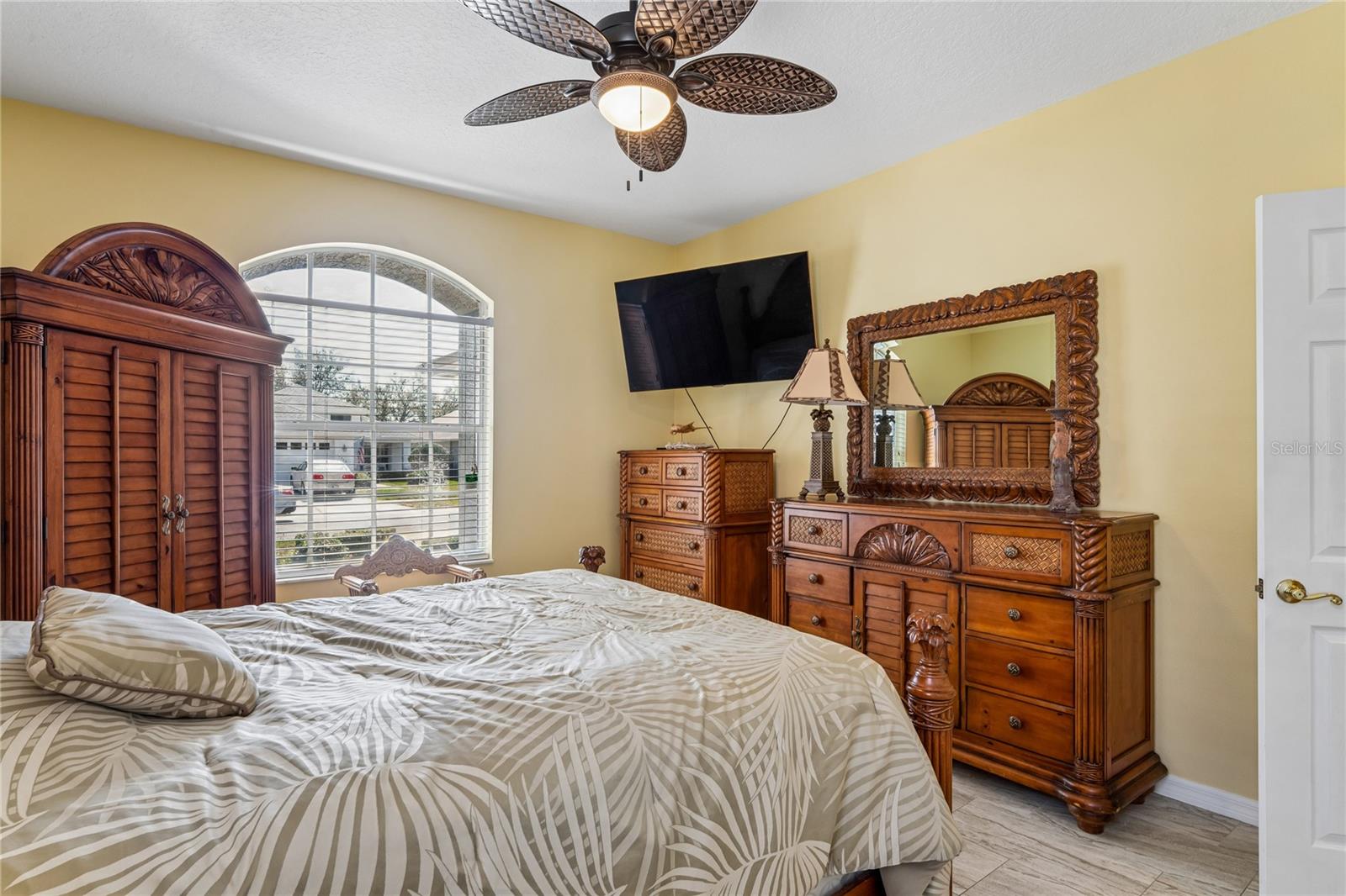 Image 33 of 73 For 14465 Middle Fairway Drive