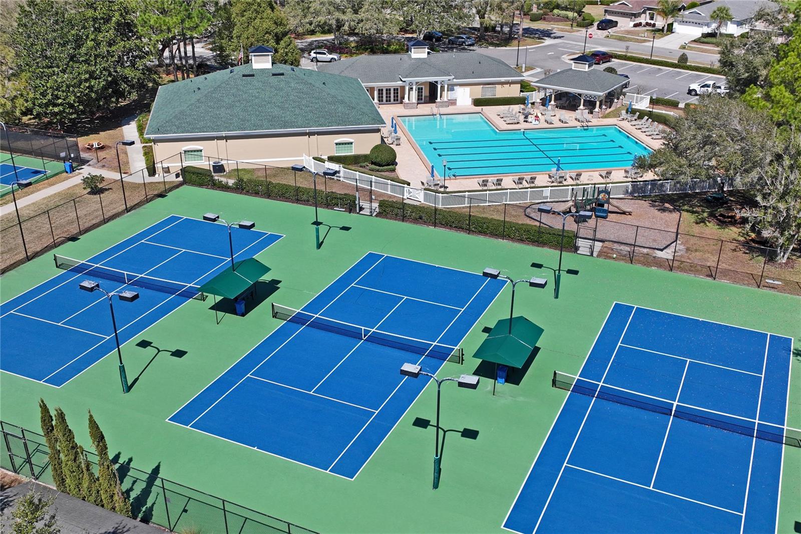 Image 51 of 73 For 14465 Middle Fairway Drive