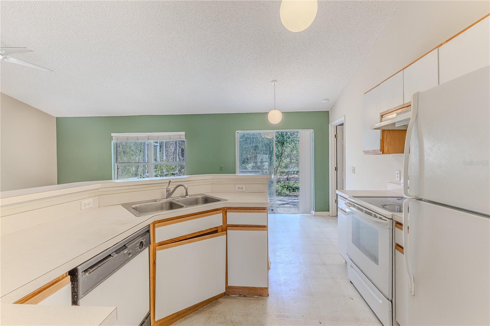 Image 19 of 47 For 8178 Pinehurst Drive