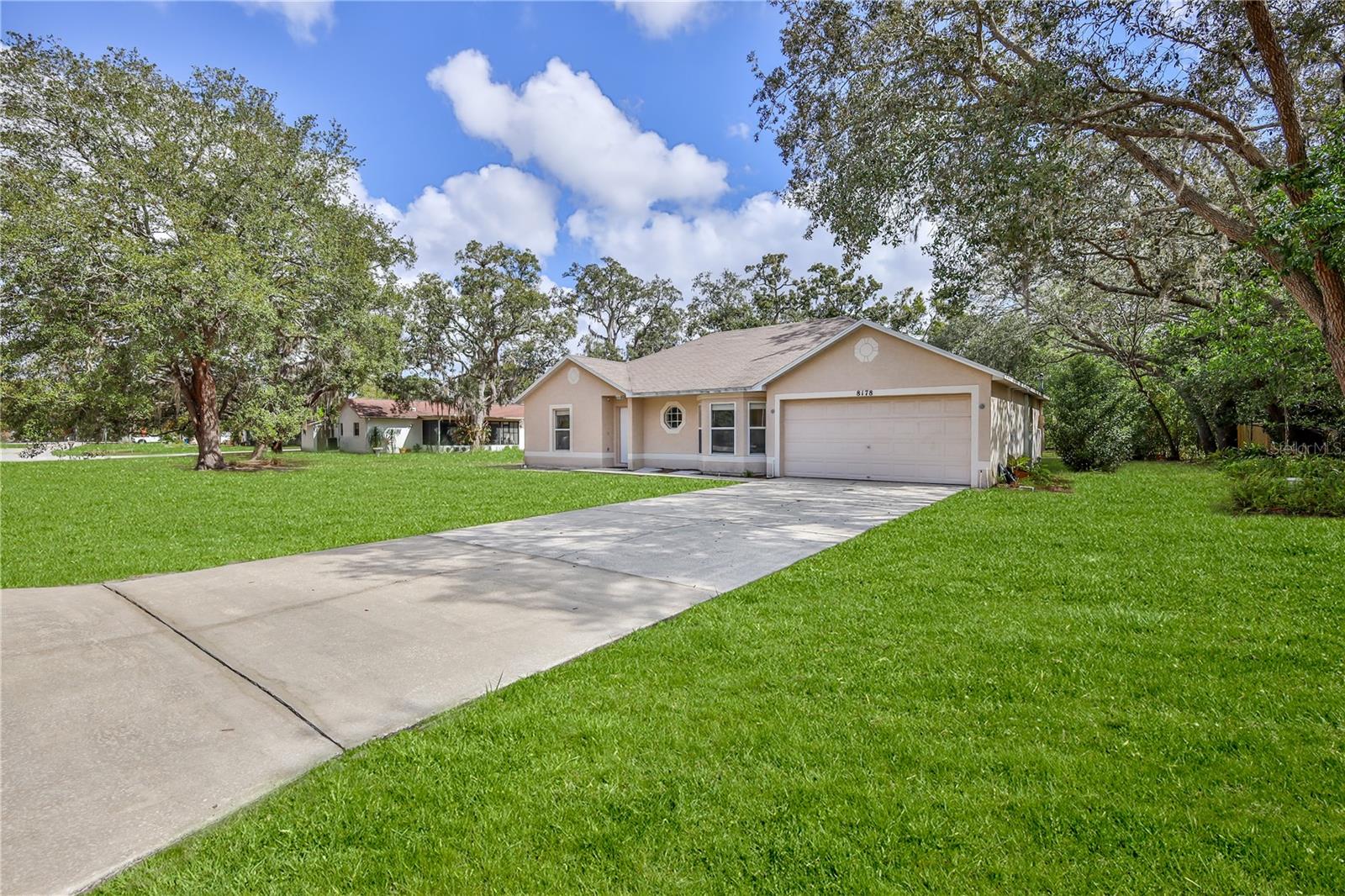 Image 5 of 47 For 8178 Pinehurst Drive