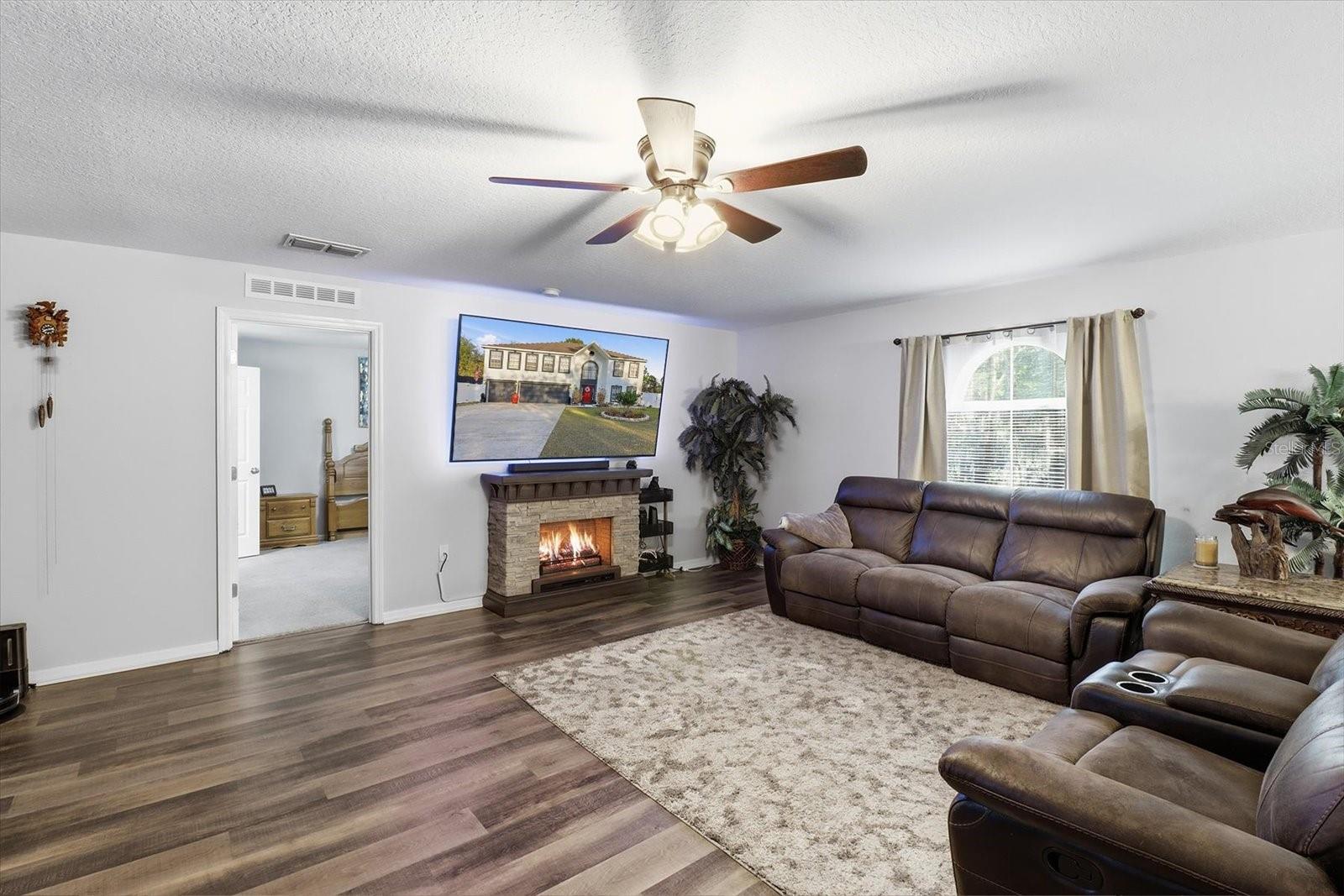 Image 31 of 79 For 7185 Farmington Terrace