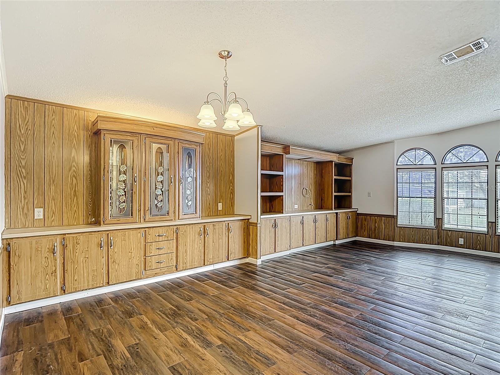 Image 21 of 81 For 8339 Weatherford Avenue