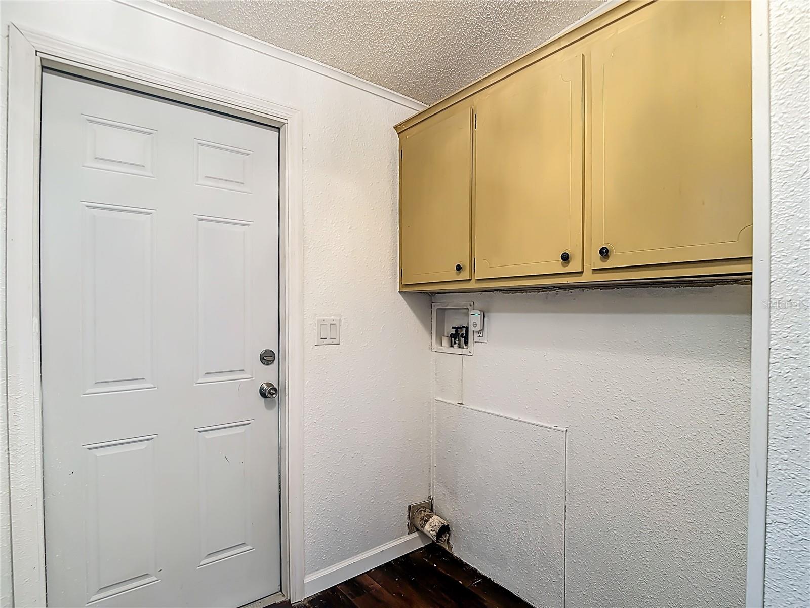 Image 57 of 81 For 8339 Weatherford Avenue