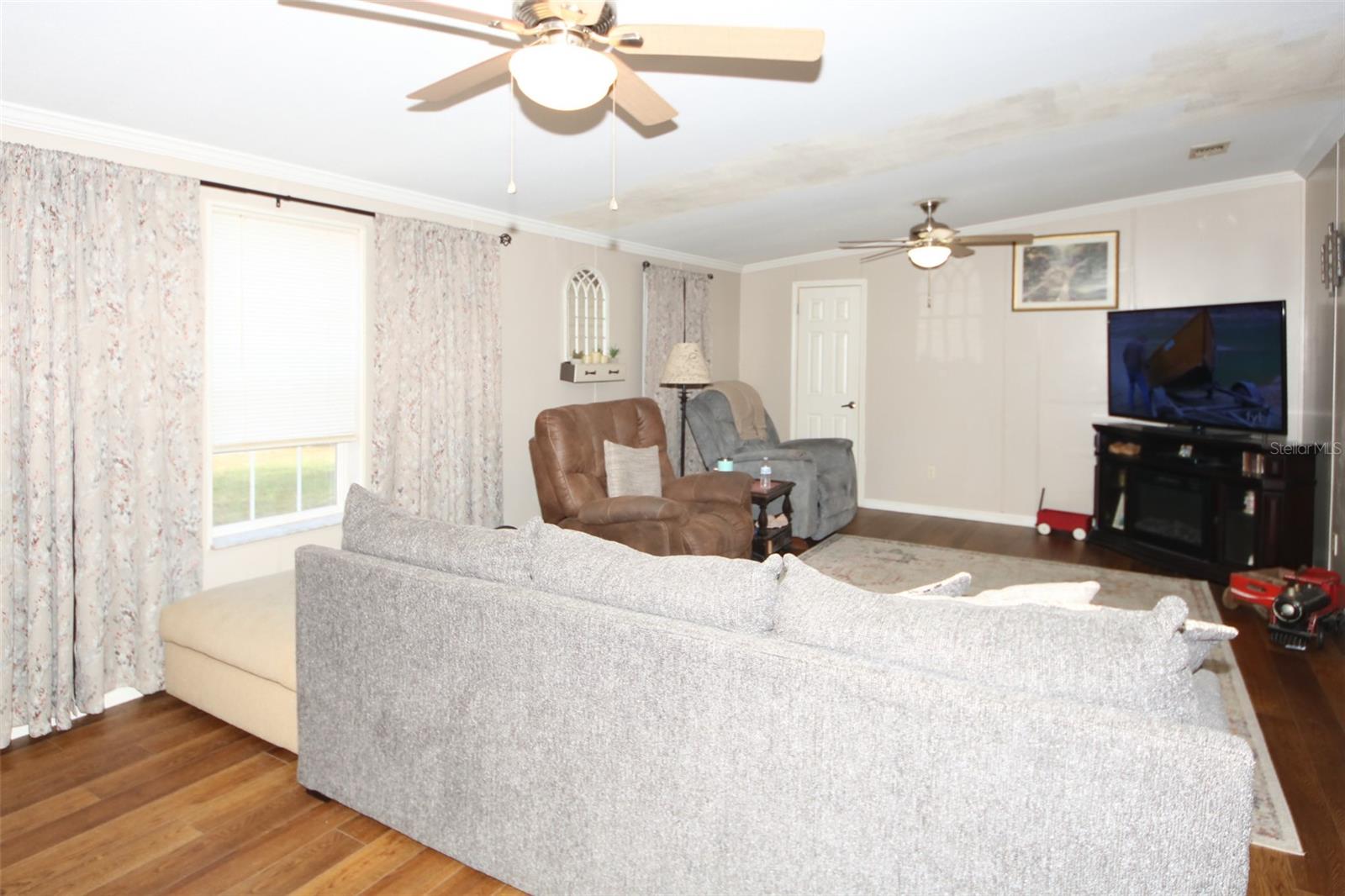 Image 37 of 52 For 6146 Heritage Drive