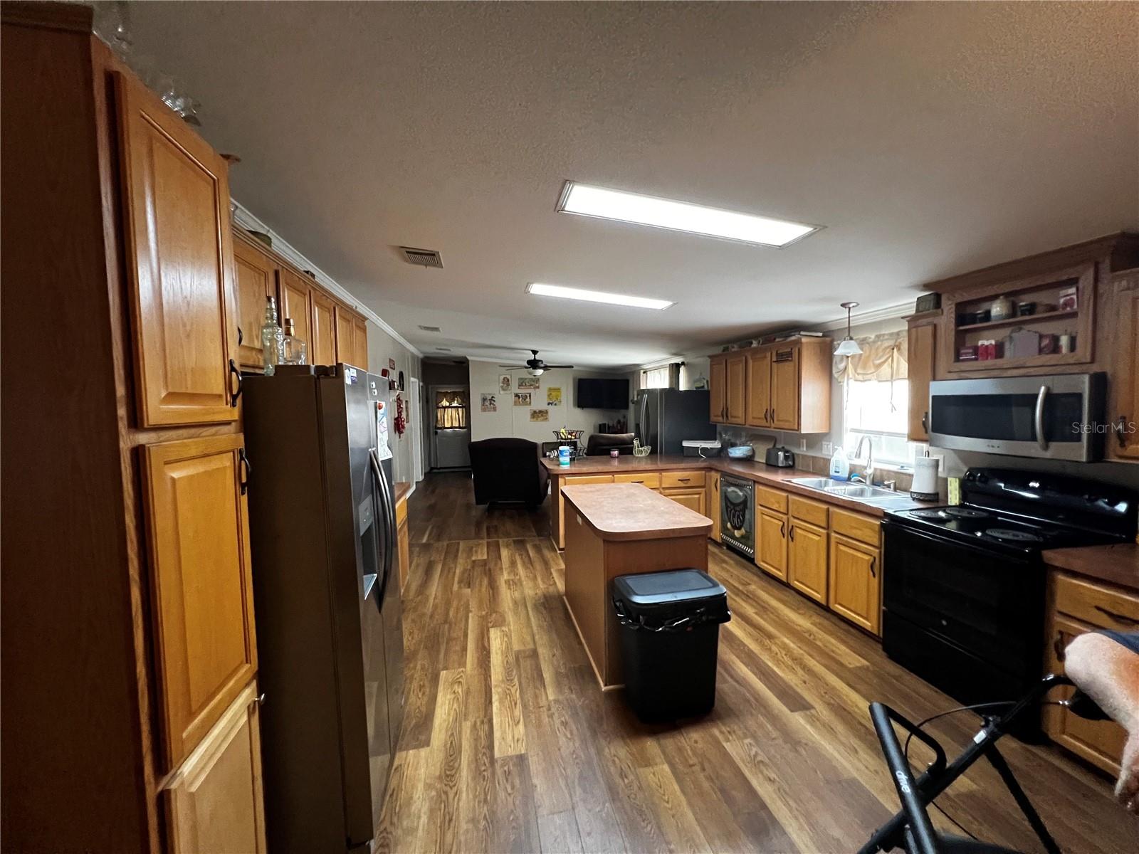 Image 5 of 52 For 6146 Heritage Drive