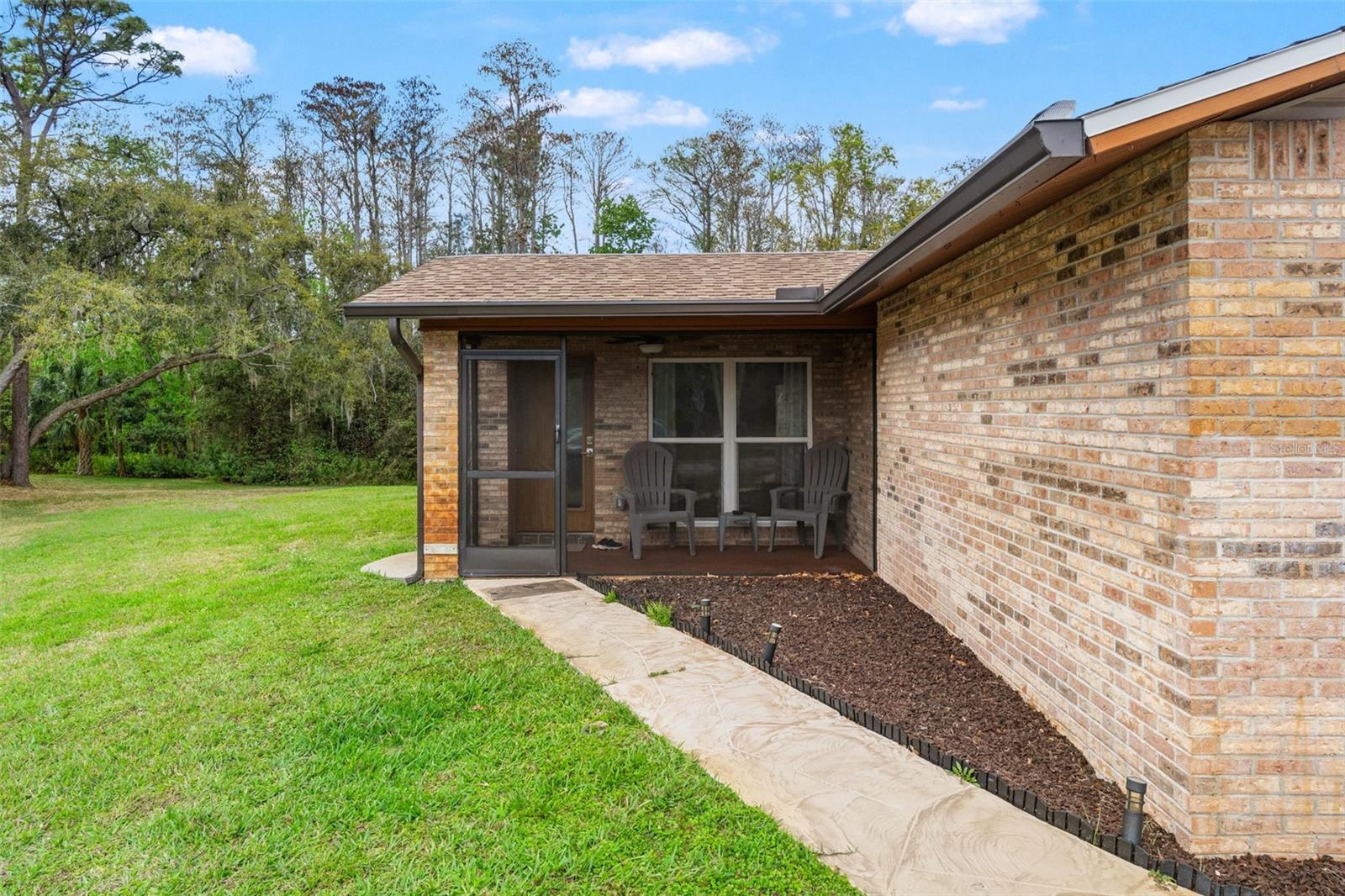 Listing photo id 26 for 1357 Dinsmore Court