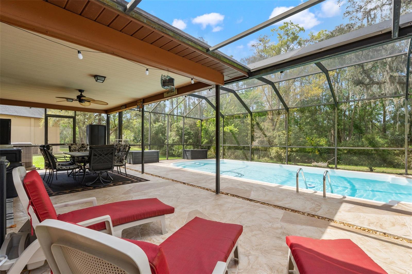 Listing photo id 35 for 1357 Dinsmore Court