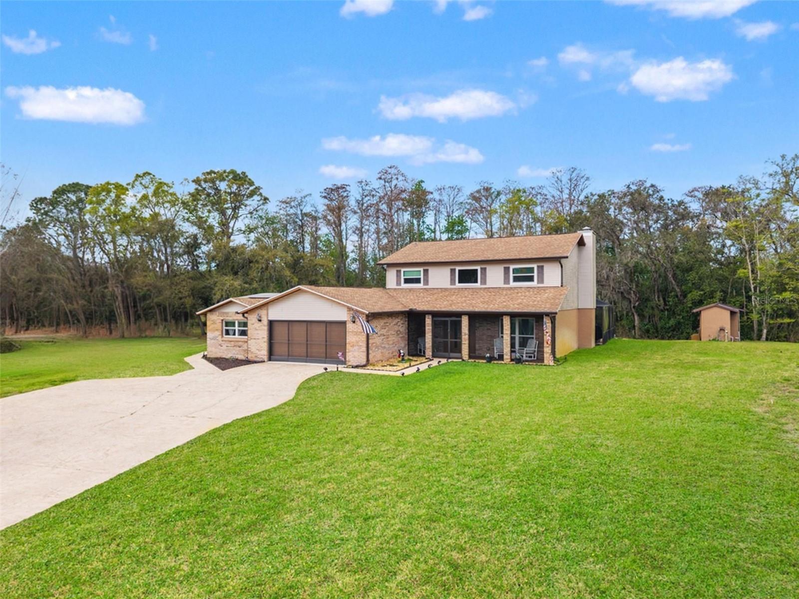 Listing photo id 3 for 1357 Dinsmore Court