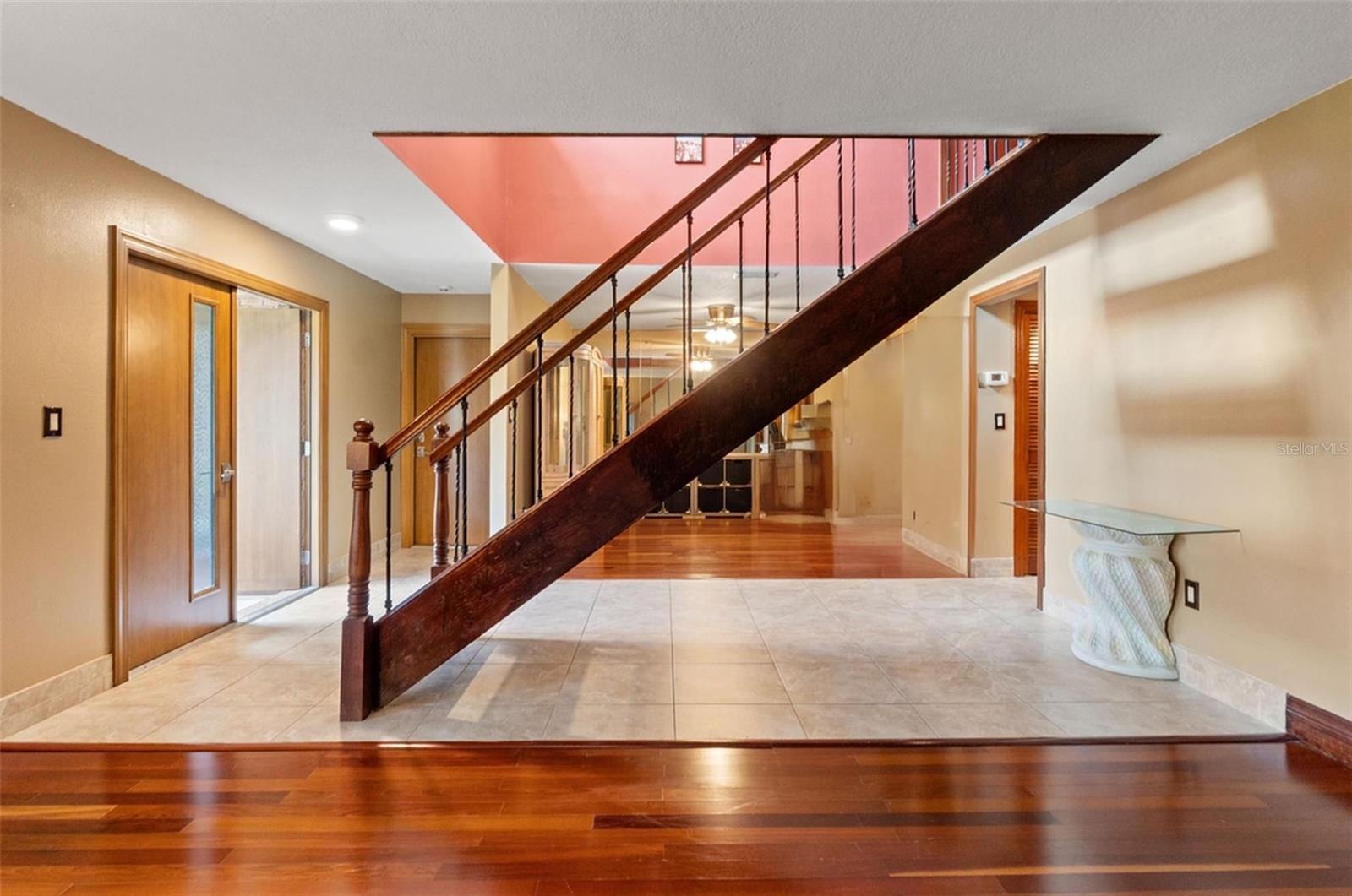 Listing photo id 5 for 1357 Dinsmore Court