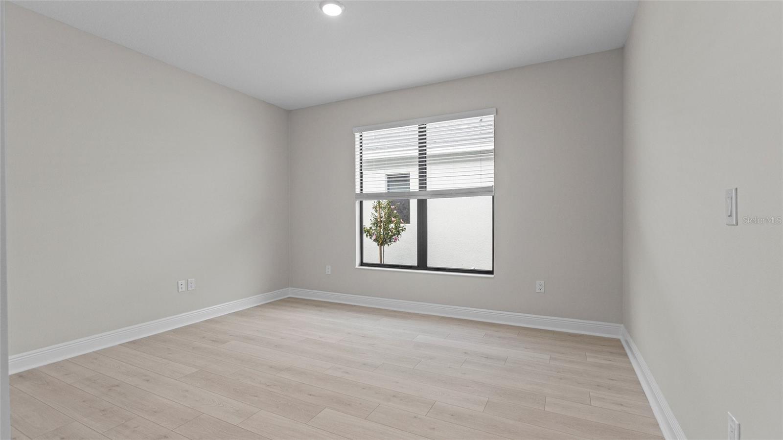 Image 12 of 61 For 18075 Cresswind Terrace