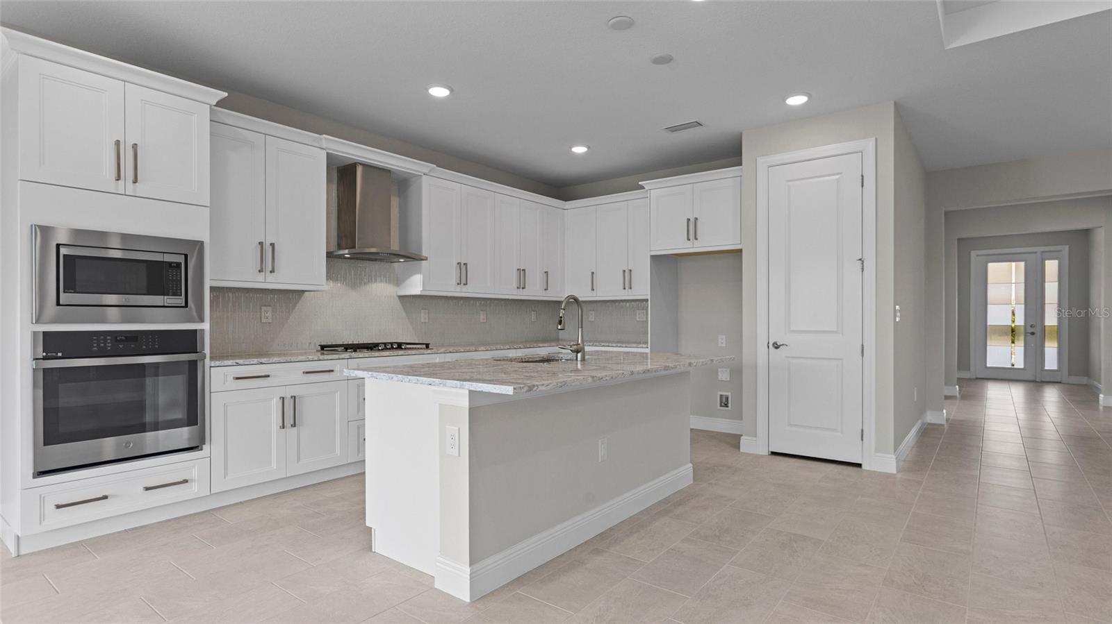 Image 8 of 61 For 18075 Cresswind Terrace