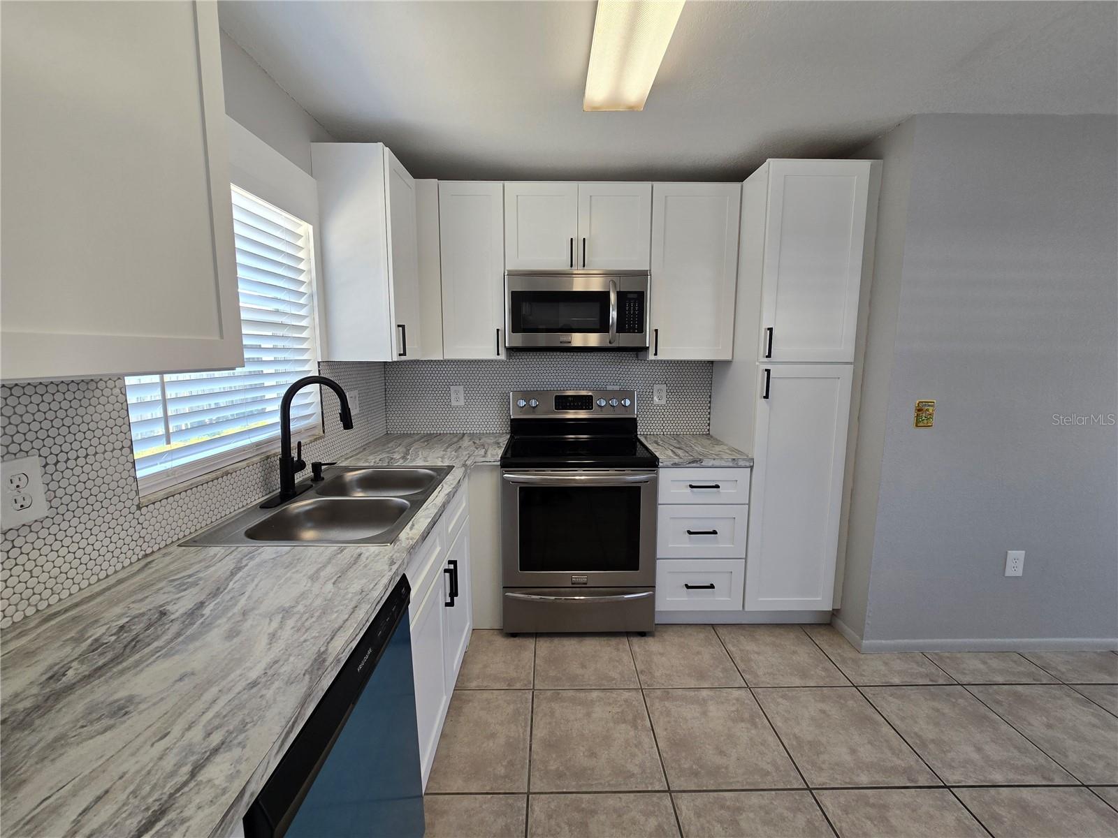 Image 10 of 25 For 5422 Amy Lane