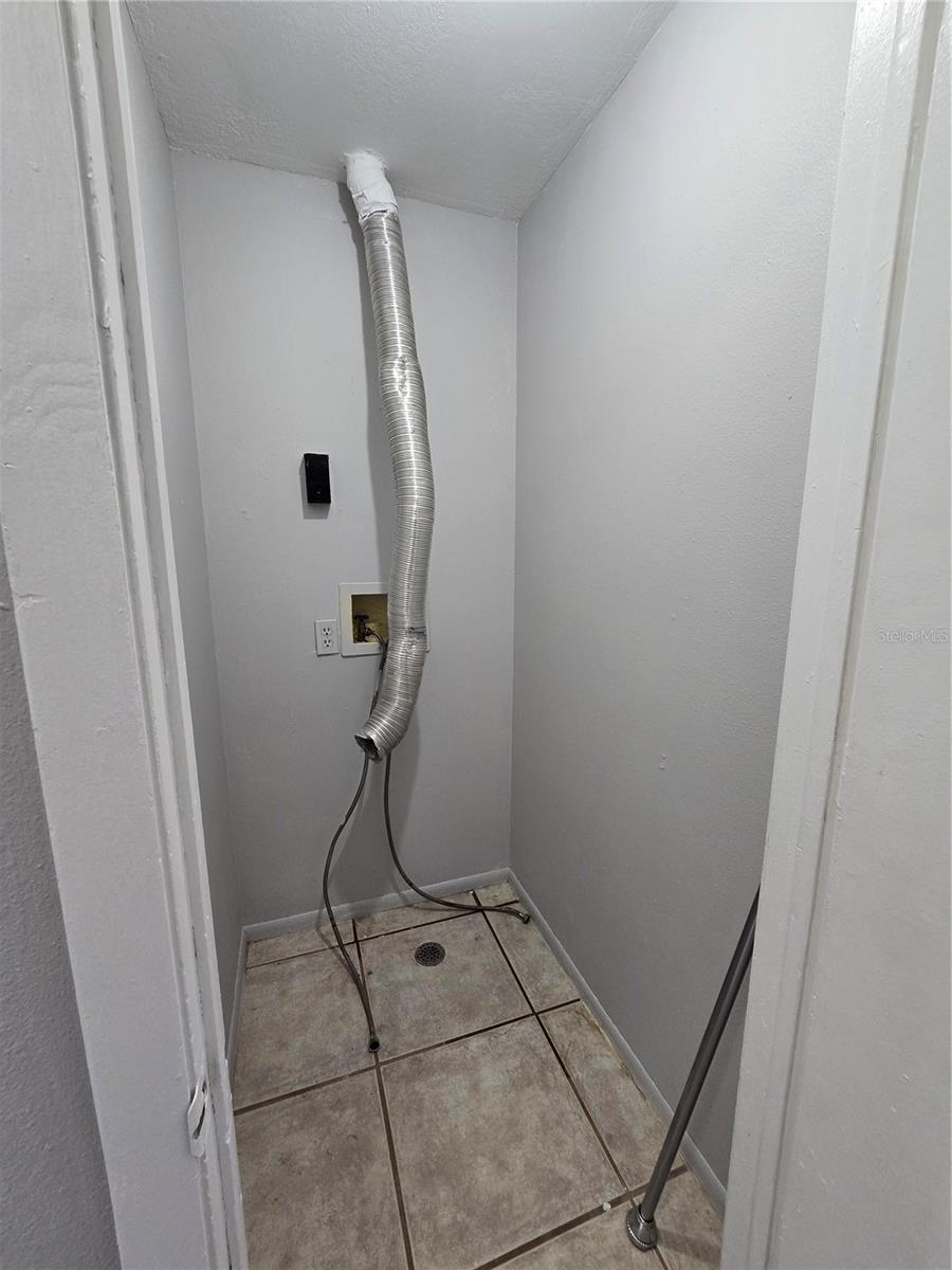 Image 16 of 25 For 5422 Amy Lane