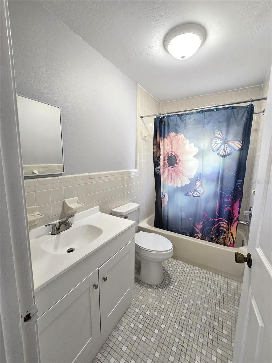 Image 17 of 25 For 5422 Amy Lane