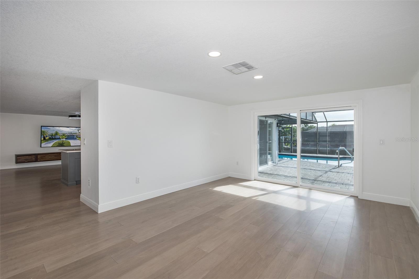 Image 10 of 61 For 9816 San Mateo Way