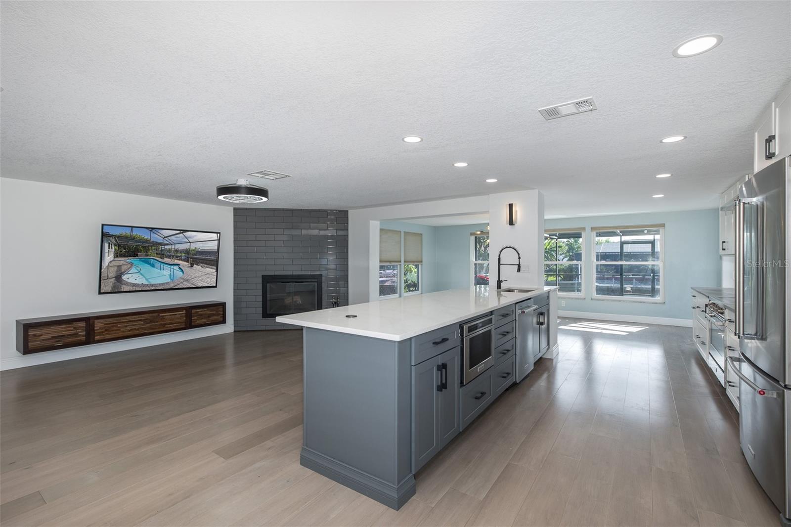 Image 13 of 61 For 9816 San Mateo Way