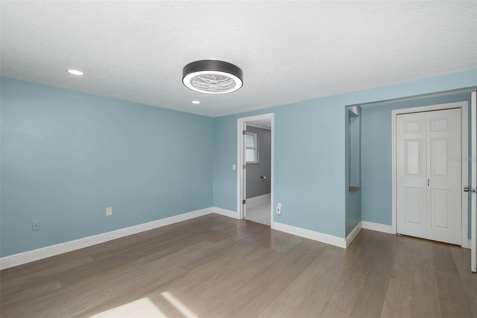 Image 22 of 61 For 9816 San Mateo Way