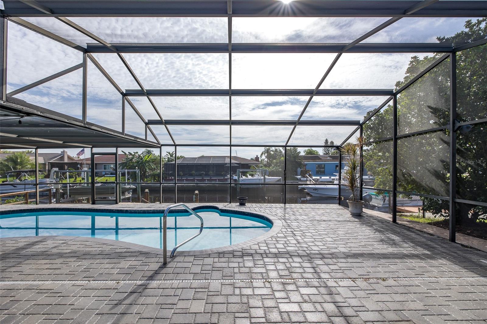 Image 38 of 61 For 9816 San Mateo Way