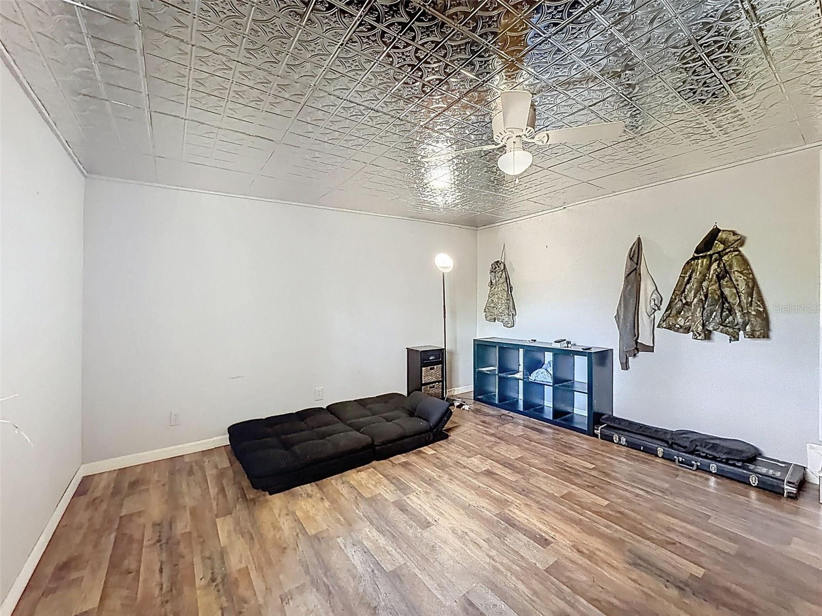 Image 19 of 34 For 10423 Cheever Road