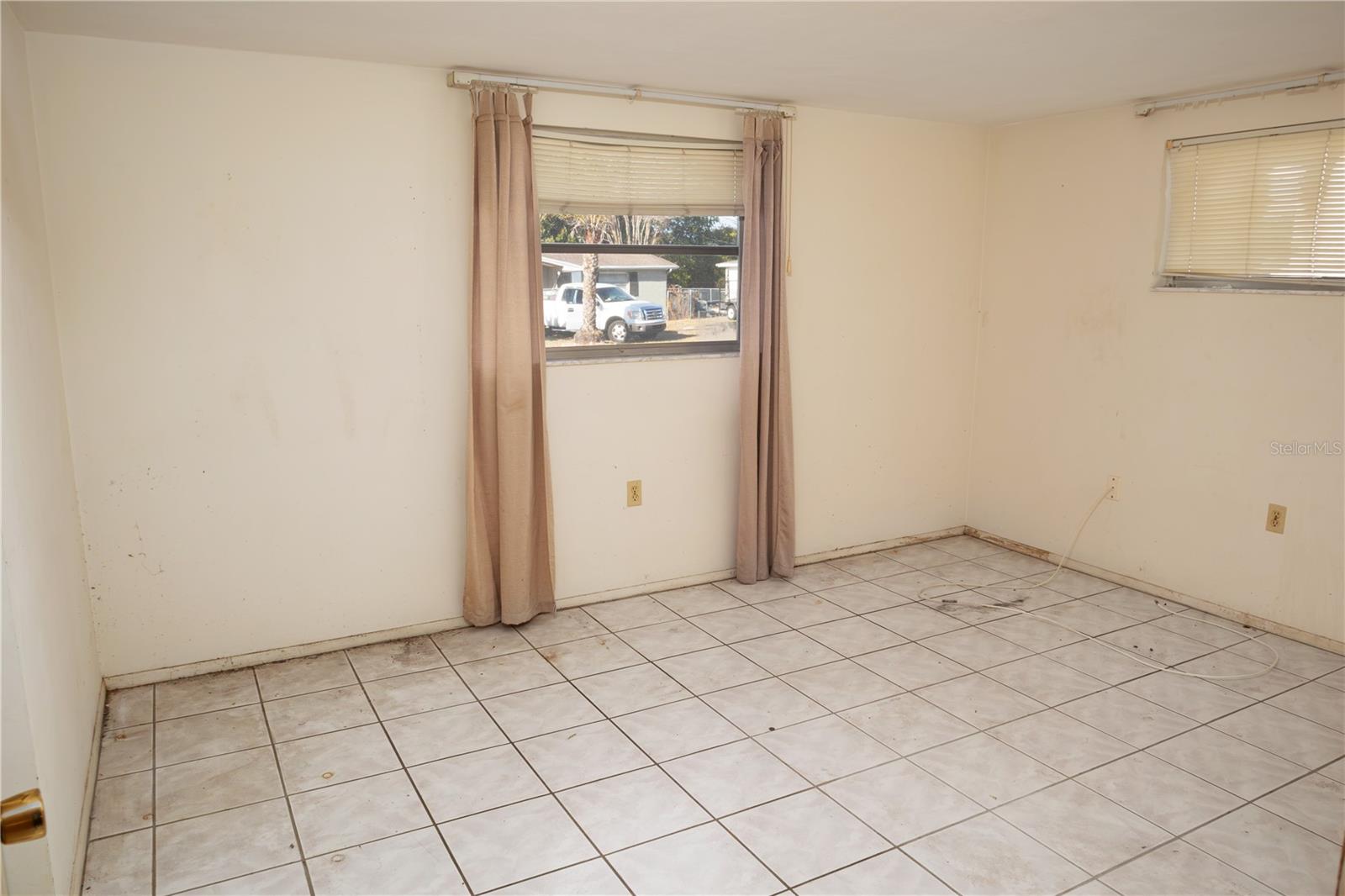 Image 12 of 24 For 5102 Manor Drive