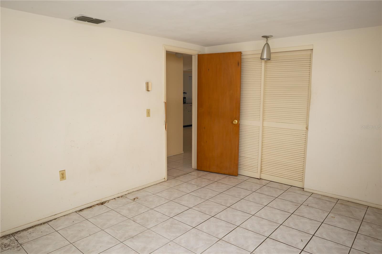 Image 13 of 24 For 5102 Manor Drive