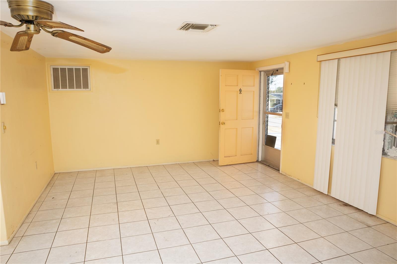 Image 4 of 24 For 5102 Manor Drive