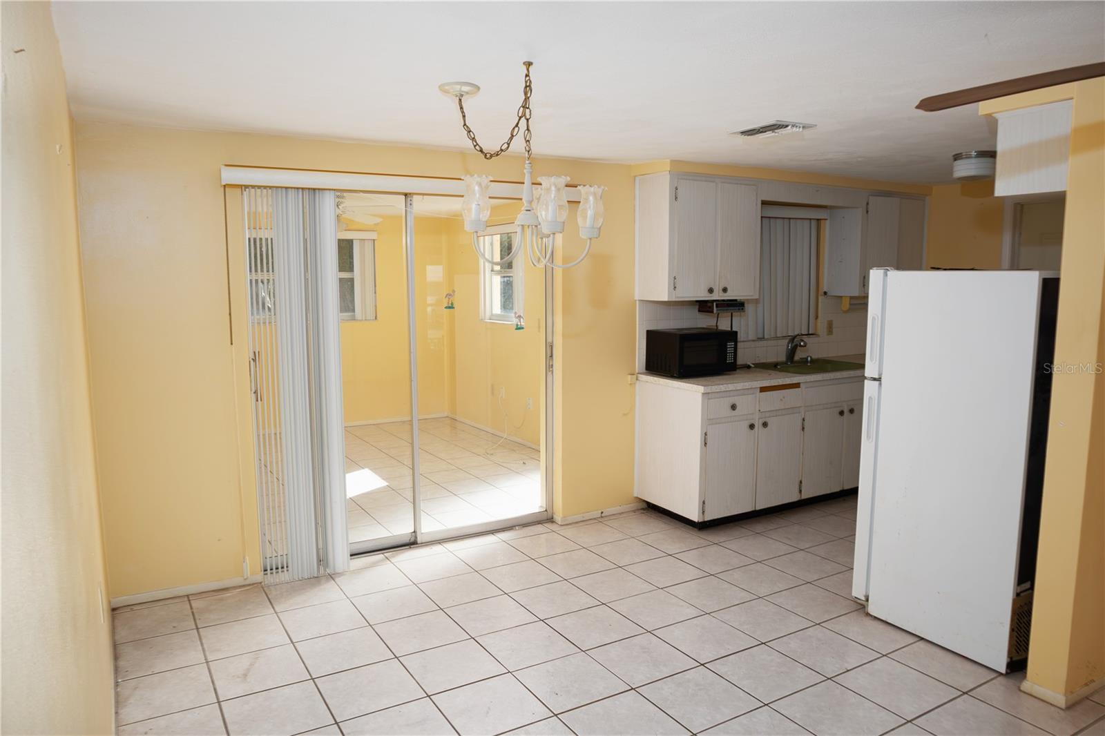 Image 6 of 24 For 5102 Manor Drive