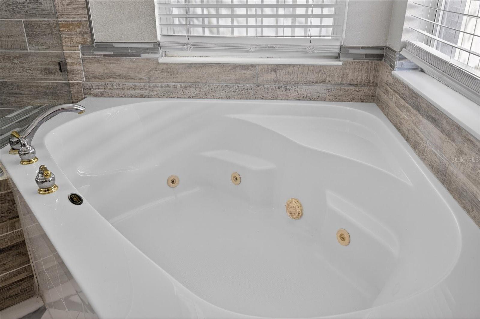 Image 26 of 37 For 5209 Abbey Park Avenue