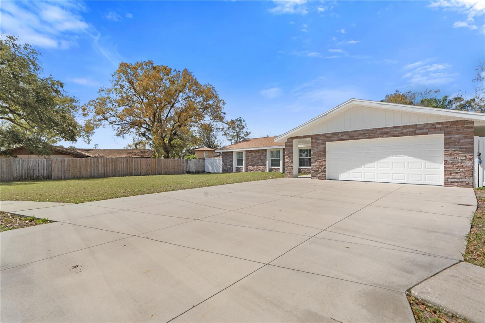 Image 2 of 53 For 14114 Bardsdale Lane