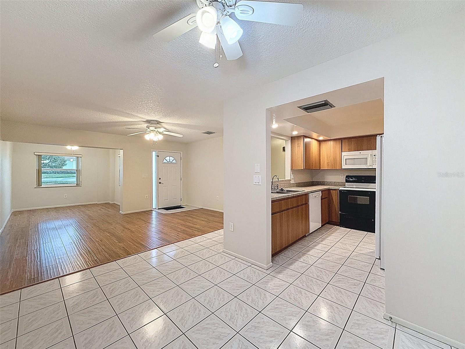 Image 21 of 57 For 11341 Dollar Lake Drive 1