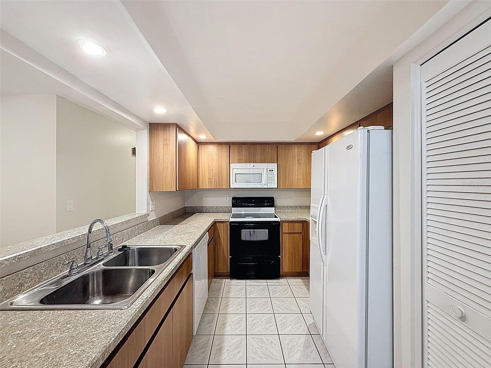 Image 22 of 57 For 11341 Dollar Lake Drive 1