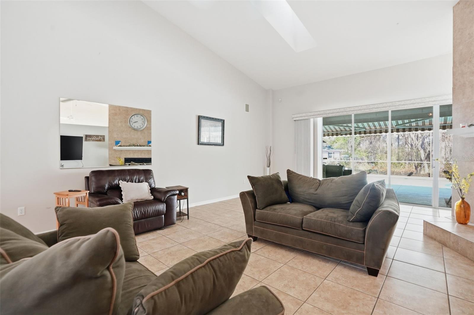 Image 11 of 47 For 3563 Blossom Drive