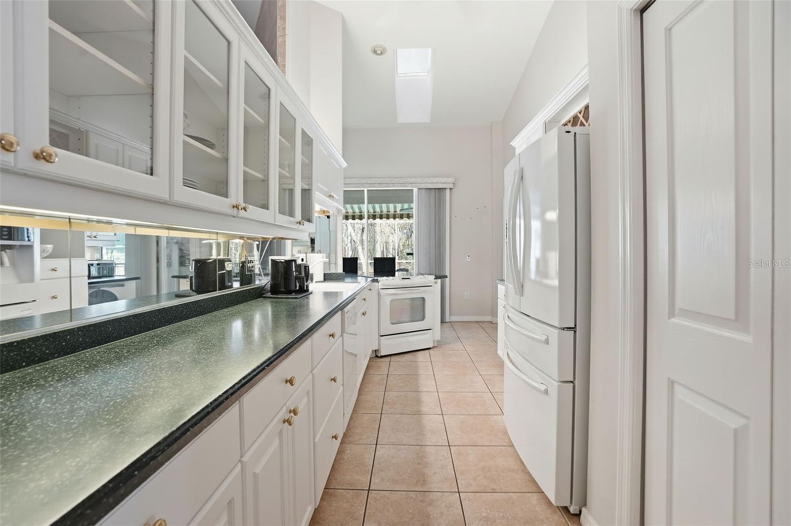 Image 14 of 47 For 3563 Blossom Drive