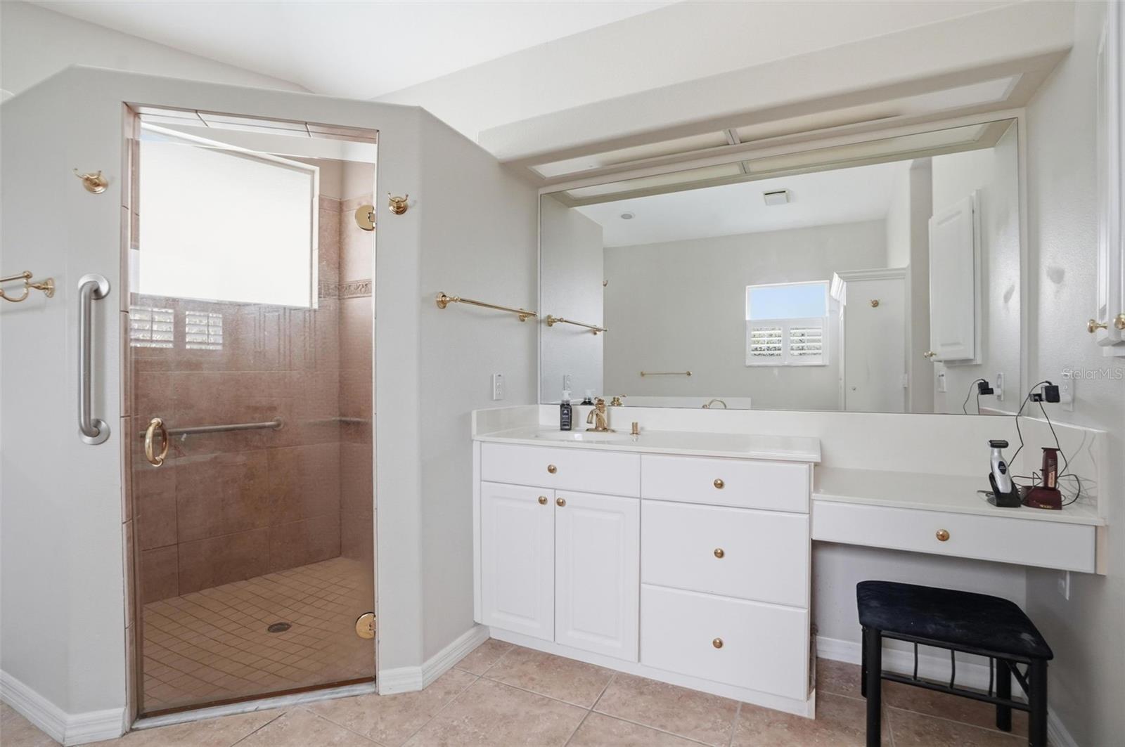 Image 24 of 47 For 3563 Blossom Drive