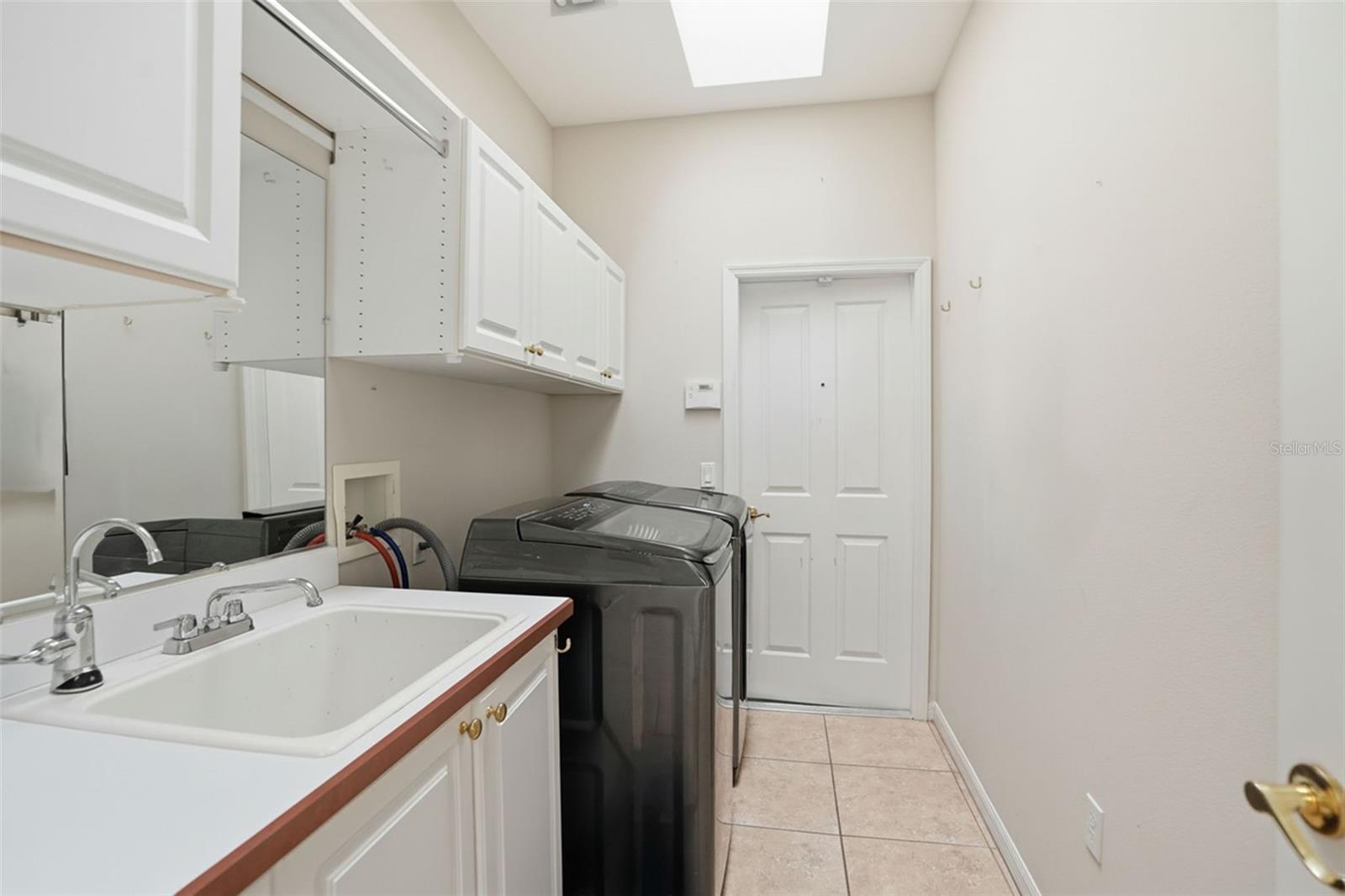 Image 31 of 47 For 3563 Blossom Drive