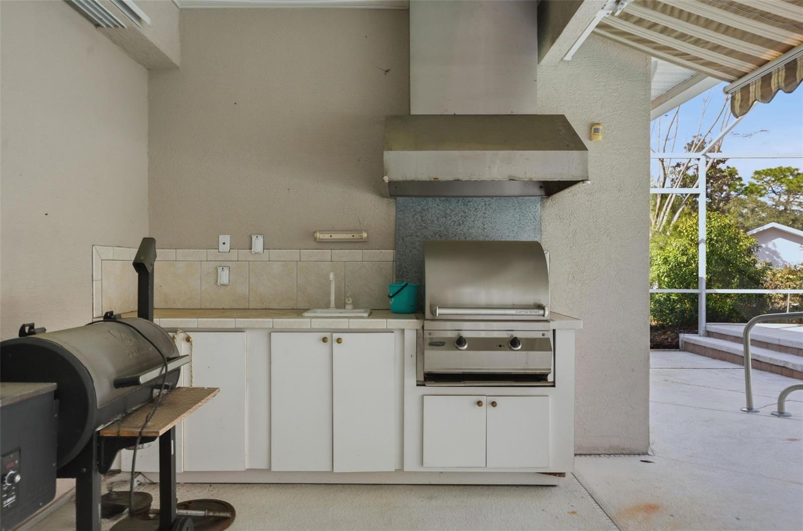 Image 9 of 47 For 3563 Blossom Drive